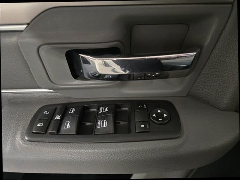 Used 2017 RAM 2500 SLT AWD/4WD image 9