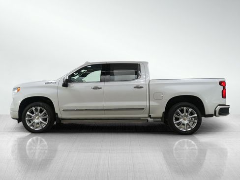 Used 2025 Chevrolet Silverado 1500 High Country image 2