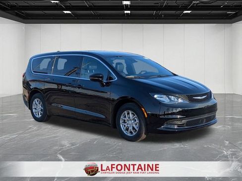 New 2026 Chrysler Voyager LX image 7