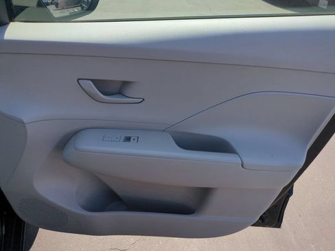 Used 2025 Hyundai Kona SEL FWD image 31