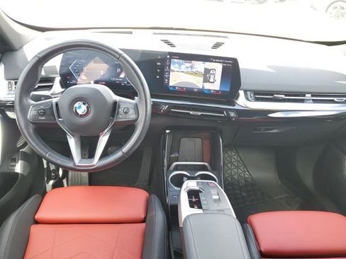Used 2023 BMW X1 xDrive28i AWD/4WD image 9