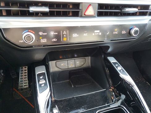 Used 2025 Kia Sorento SX Prestige image 23