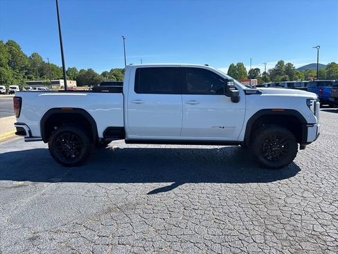 Used 2024 GMC Sierra 2500 AT4 w/ AT4 Premium Plus Package AWD/4WD image 9