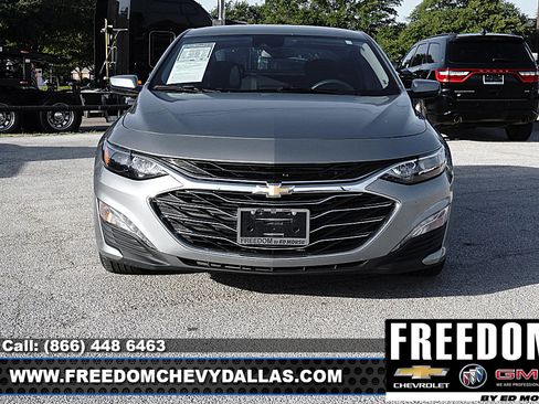 Certified 2025 Chevrolet Malibu LT FWD image 2
