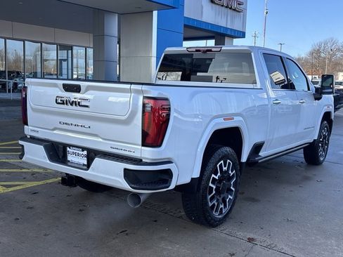 Used 2025 GMC Sierra 2500 Denali Ultimate image 3