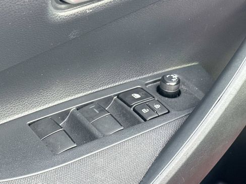 Used 2021 Toyota Corolla LE FWD image 20