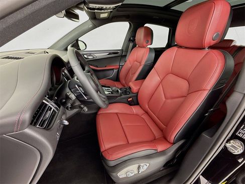 New 2026 Porsche Macan image 5