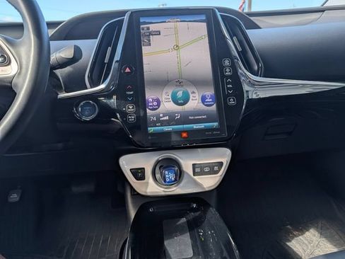 Used 2017 Toyota Prius Prime Advanced FWD image 19