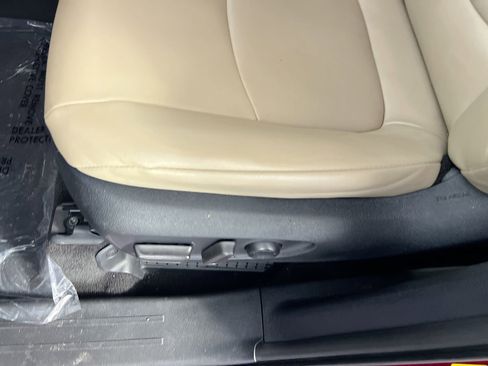 Used 2021 Toyota Sienna XLE FWD image 13