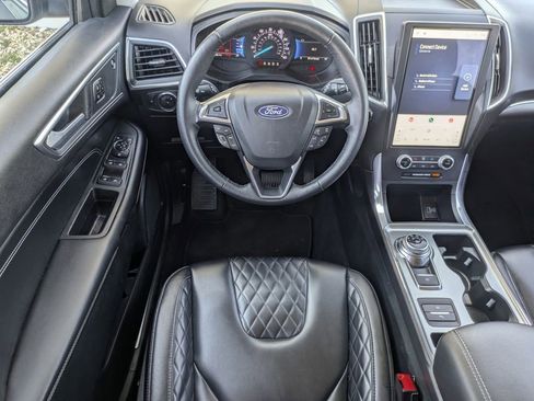 Used 2024 Ford Edge Titanium image 12