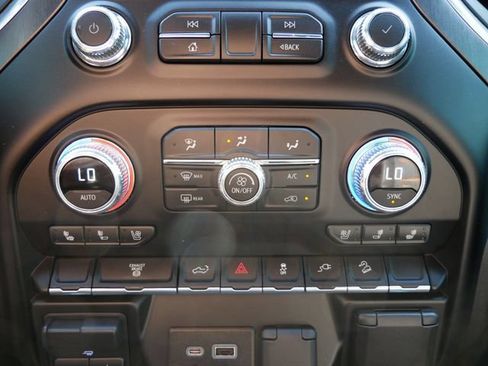 Used 2023 GMC Sierra 2500 AT4 AWD/4WD image 16