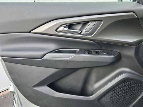 New 2026 Chevrolet Equinox EV LT image 20