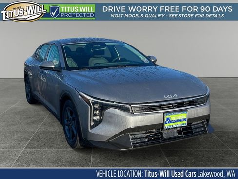 Used 2025 Kia K4 LXS image 1