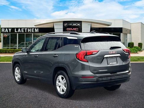 Used 2020 GMC Terrain SLE w/ Driver Convenience Package image 3