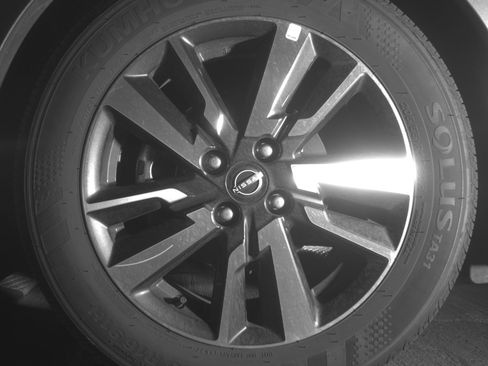 Used 2025 Nissan Versa SV image 12