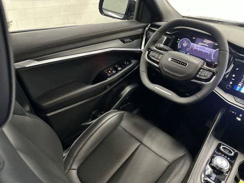 Used 2025 Jeep Wagoneer S Limited AWD/4WD image 12