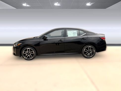 New 2025 Nissan Sentra SR image 2