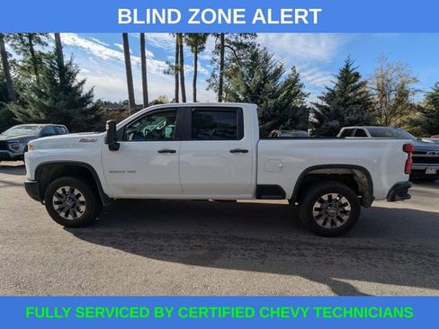 Used 2024 Chevrolet Silverado 2500 Custom w/ Custom Value Package image 9