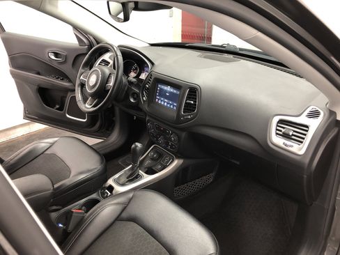 Used 2017 Jeep Compass Latitude w/ Popular Equipment Group image 16