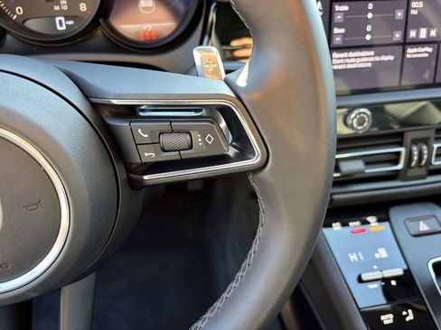 Certified 2024 Porsche Macan image 28