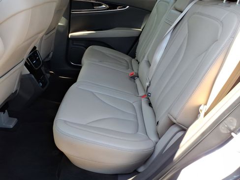 Used 2023 Lincoln Nautilus FWD w/ Premium Package image 11