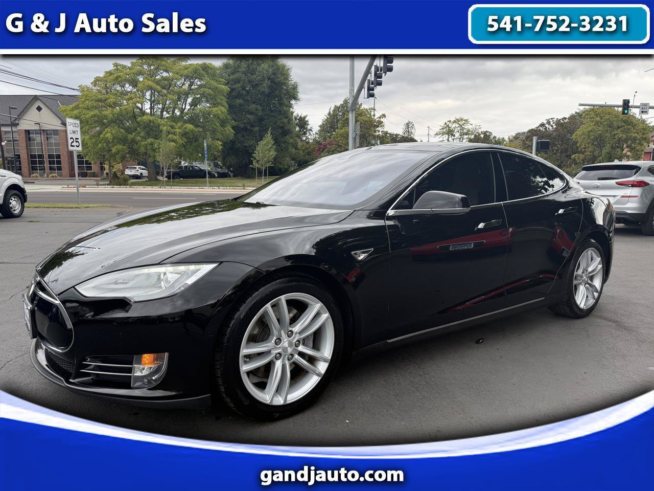 Used 2015 Tesla Model S 70 RWD image 1
