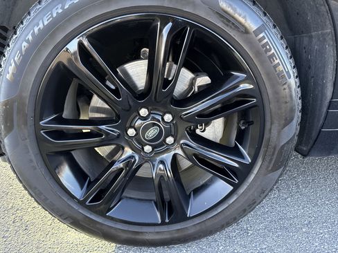 Used 2023 Land Rover Range Rover Velar R-Dynamic S image 10