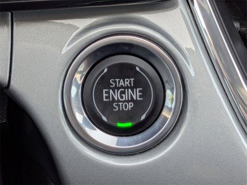 Certified 2025 Chevrolet Trax LT w/ Driver Confidence Package image 34