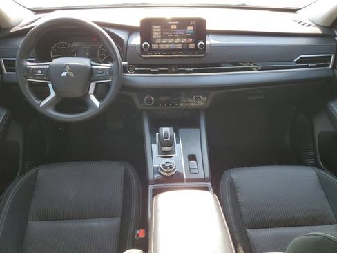 Used 2022 Mitsubishi Outlander ES AWD/4WD image 9