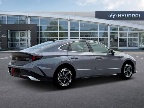 New 2026 Hyundai Sonata SEL FWD image 8