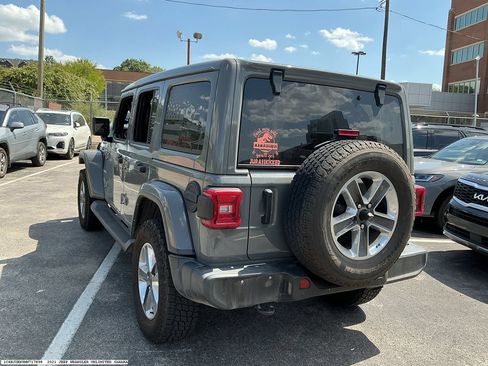 Used 2021 Jeep Wrangler Unlimited Sahara AWD/4WD image 4