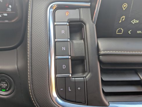 Used 2023 GMC Yukon SLT w/ SLT Luxury Package image 33