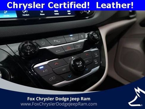 Certified 2024 Chrysler Pacifica Touring-L image 21