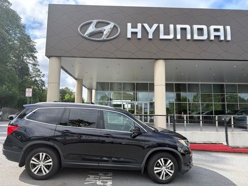 Used 2017 Honda Pilot EX-L image 2