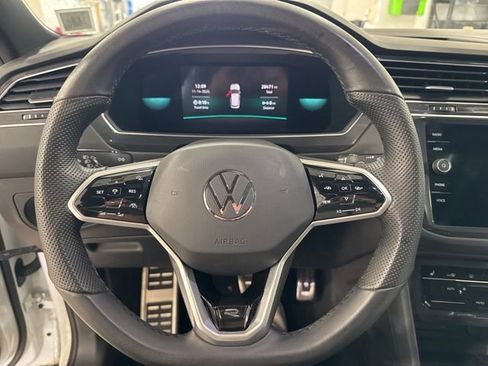 Certified 2022 Volkswagen Tiguan SE R-Line image 12