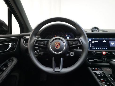 Certified 2026 Porsche Macan image 20