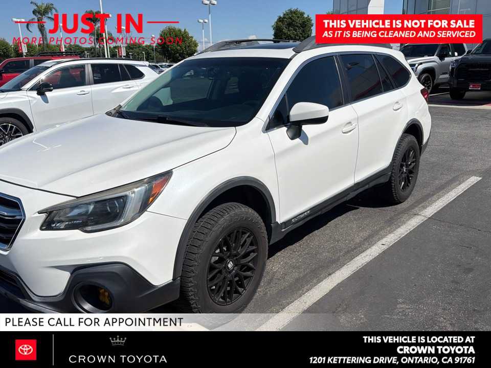 Used 2018 Subaru Outback 2.5i Premium AWD/4WD image 1