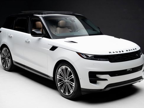 Used 2024 Land Rover Range Rover Sport SE image 40