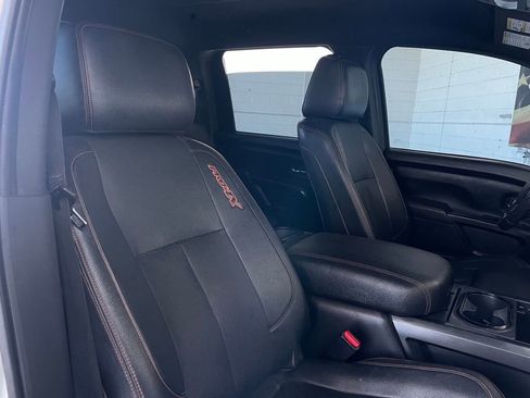 Used 2023 Nissan Titan PRO-4X w/ Pro-4x Convenience Package image 15