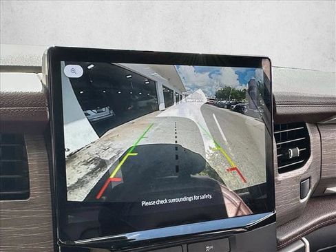 Used 2022 Ford Expedition Limited image 15