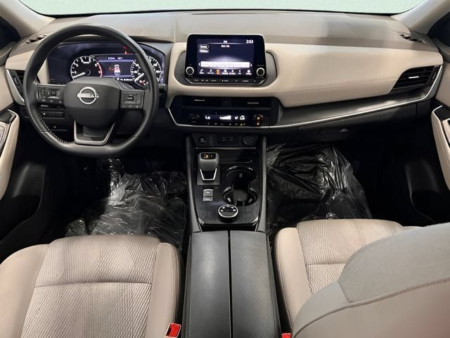 Used 2025 Nissan Rogue SV AWD/4WD image 15