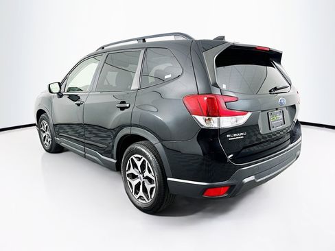 Used 2019 Subaru Forester Premium w/ All-Weather Package image 5