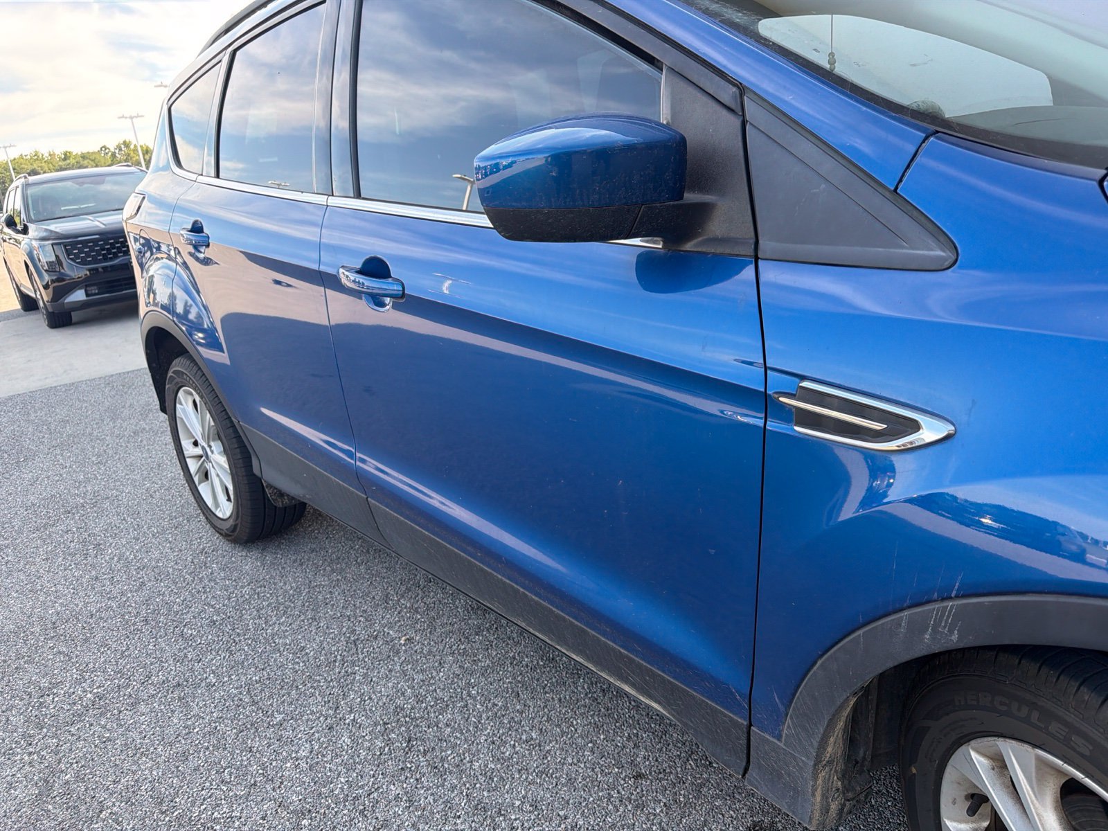 Used 2018 Ford Escape SEL FWD image 3
