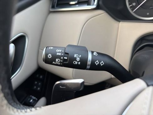 Used 2023 Land Rover Range Rover Velar R-Dynamic S image 47