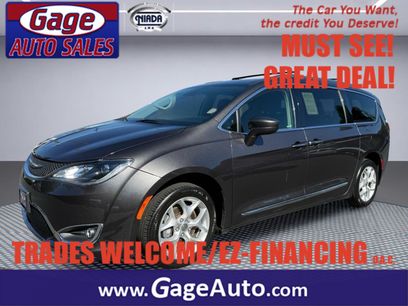 Used 2020 Chrysler Pacifica Touring-L w/ Tire & Wheel Group