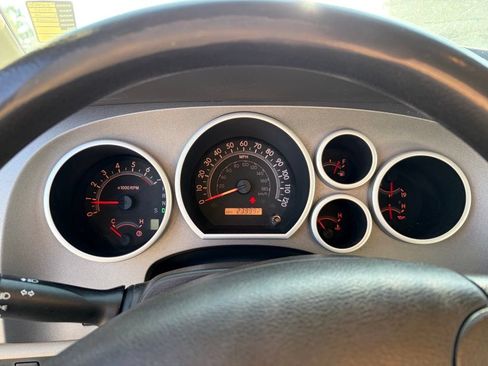 Used 2010 Toyota Tundra 4x4 Double Cab image 32