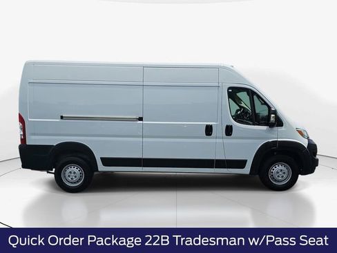 Used 2025 RAM ProMaster 2500 w/ Convenience Group FWD image 3