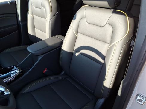 New 2026 Chevrolet Trax ACTIV w/ Driver Confidence Package FWD image 12