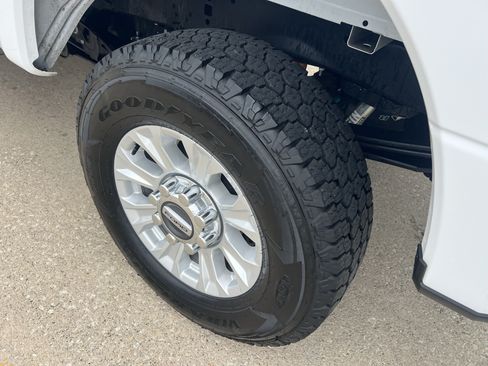 Used 2022 Ford F250 XL w/ STX Appearance Package AWD/4WD image 10