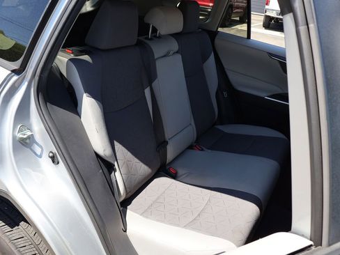Used 2020 Toyota RAV4 XLE w/ Convenience Package FWD image 22